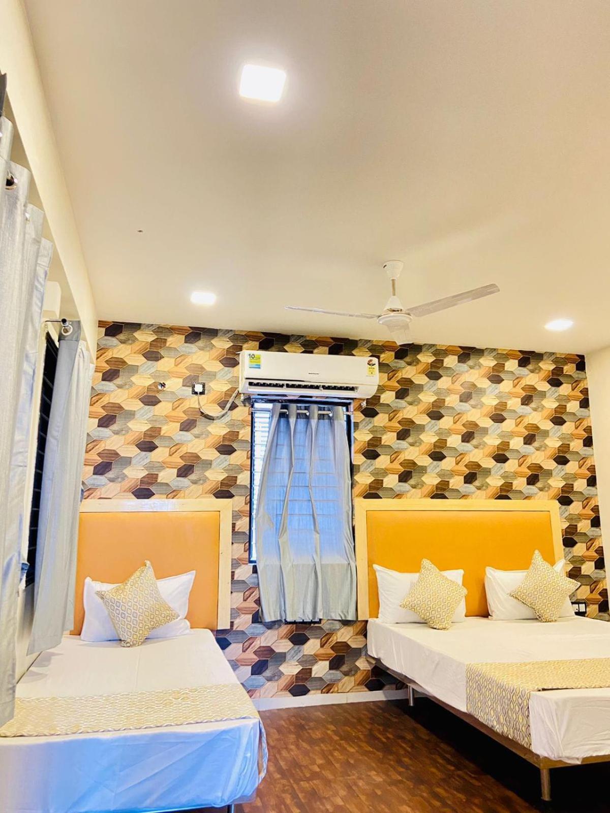 Hotel Alexa - Satellite Prahladnagar, Ahmedabad Exterior foto
